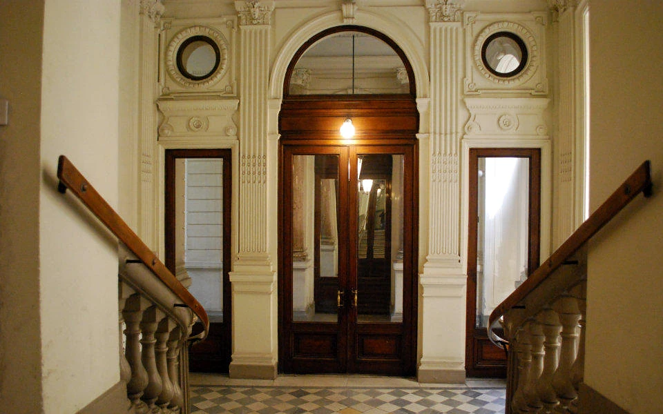 Historisches Stiegenhaus im Praxisgebäude